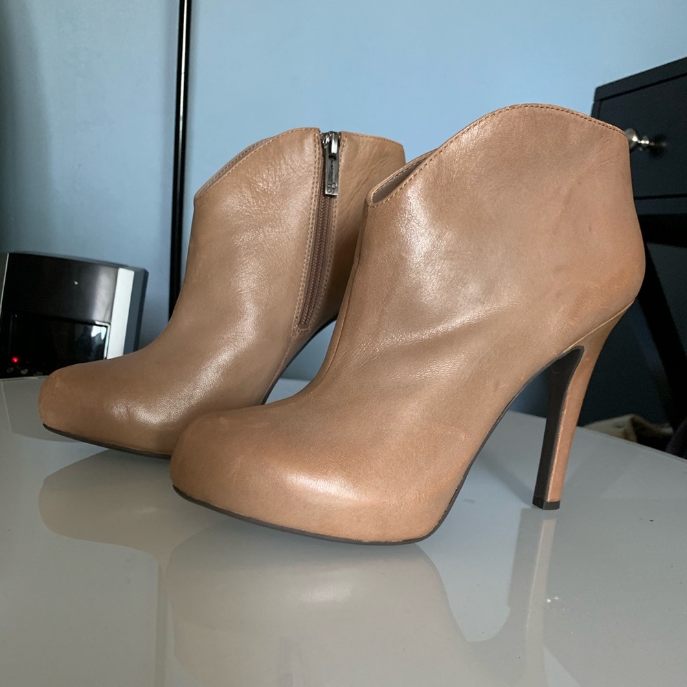 Jessica Simpson soft Leather Booties color Tan
